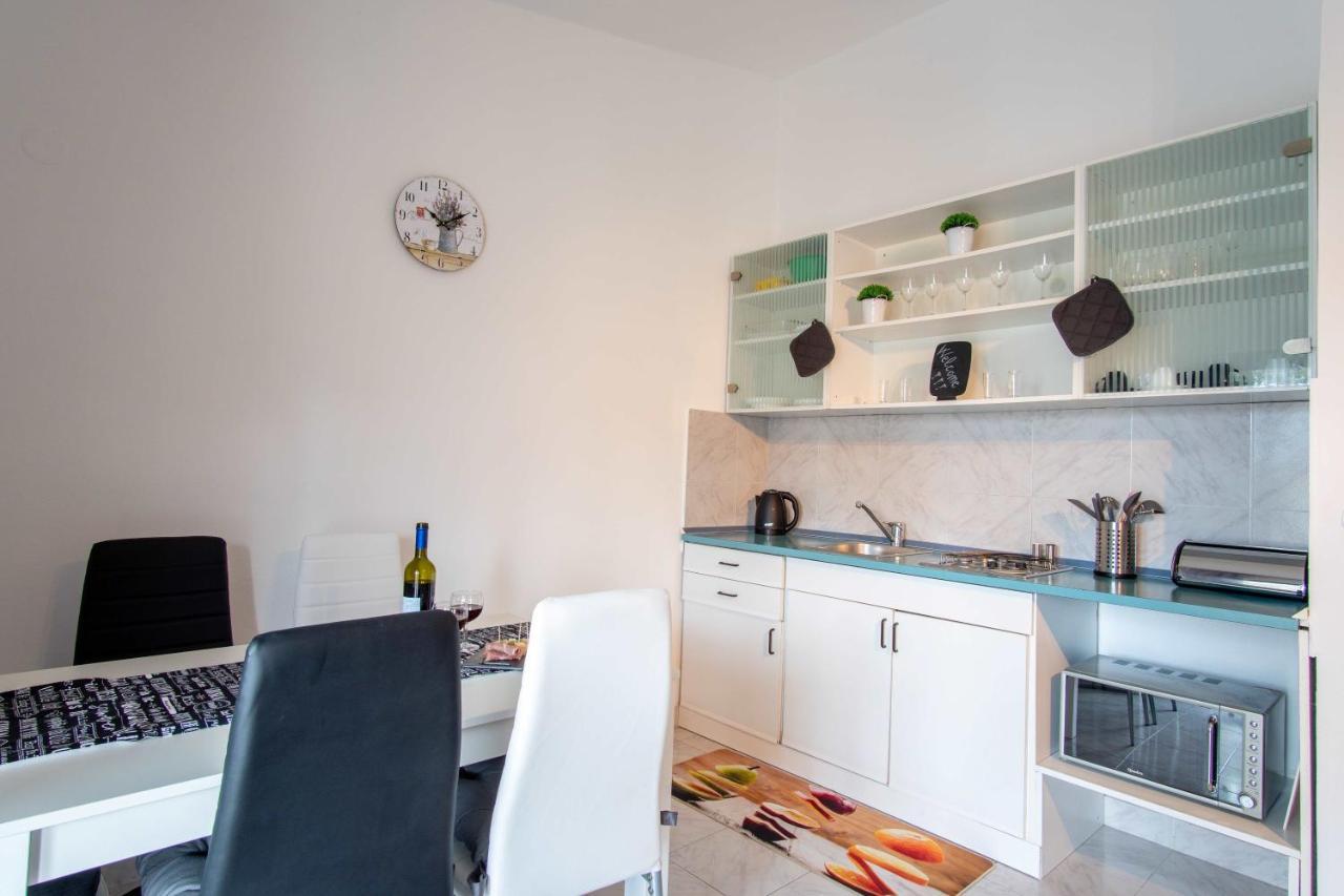 Appartement Ostaric à Mandre Extérieur photo